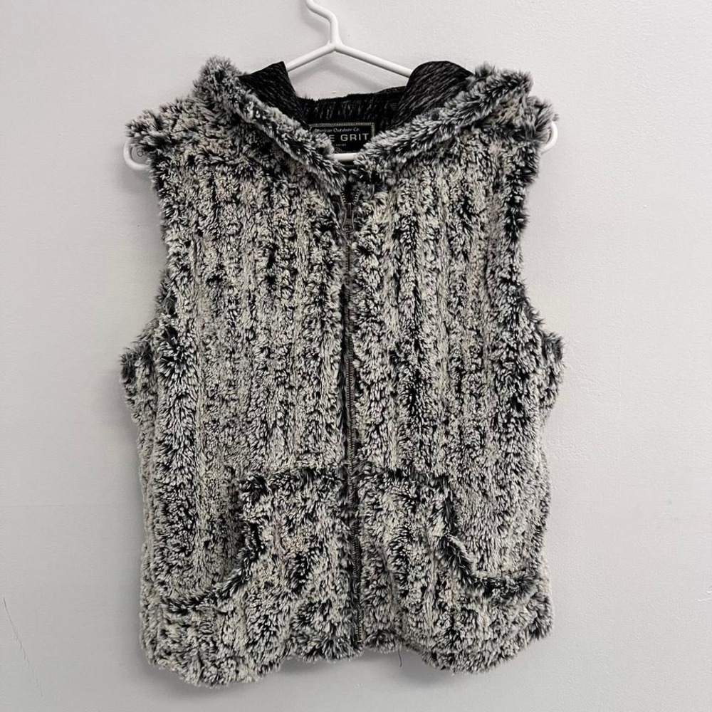 True Grit Dylan faux silky fur sleeveless vest Medium frosty tip zip up hoodie